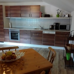Küche mit Esstisch - Ferienwohnung Holzhey