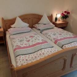 Schlafzimmer - Ferienwohnung Holzhey